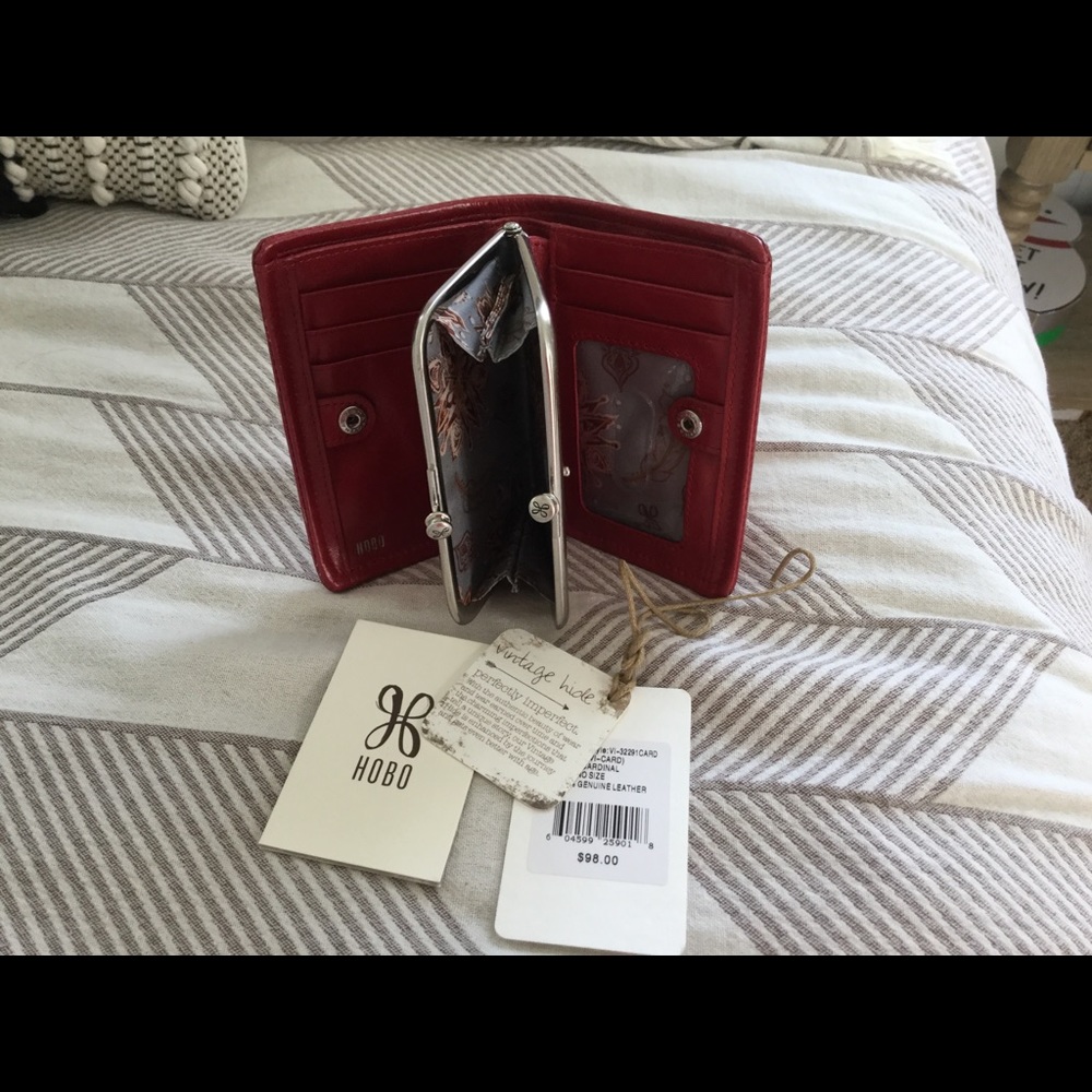 Hobo Delta in cardinal color